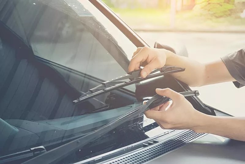 Chăm Sóc Hệ Thống Gạt Mưa